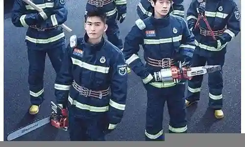 一往无前的蓝嘉宾阵容搭配