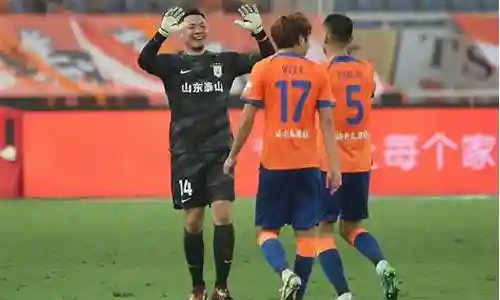 中超14轮恒大首发阵容