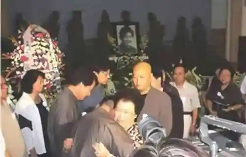 赵丽蓉葬礼阵容