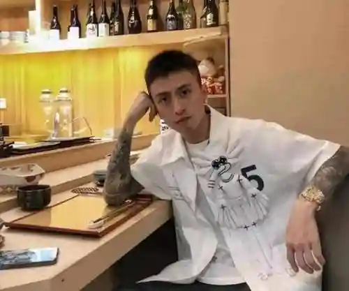 秦奋的游戏装备，秦奋玩的什么游戏花了多少钱插图